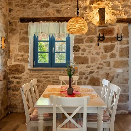 Paradiso By Guide