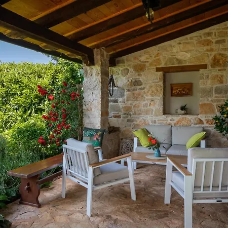 Villa Paradiso By Guide